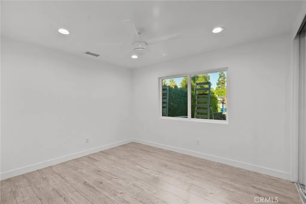 6153 Debs Avenue, Woodland Hills, California 91367 home-pic-14
