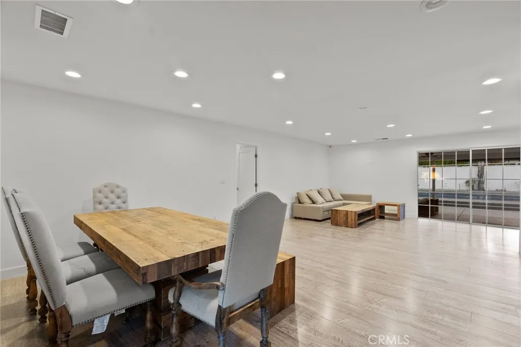 6153 Debs Avenue, Woodland Hills, California 91367 home-pic-6