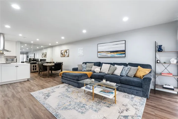 5454 Zelzah Ave 312, Encino, California 91316