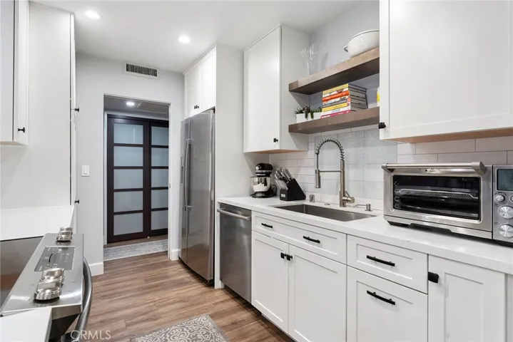 5454 Zelzah Ave 312, Encino, California 91316