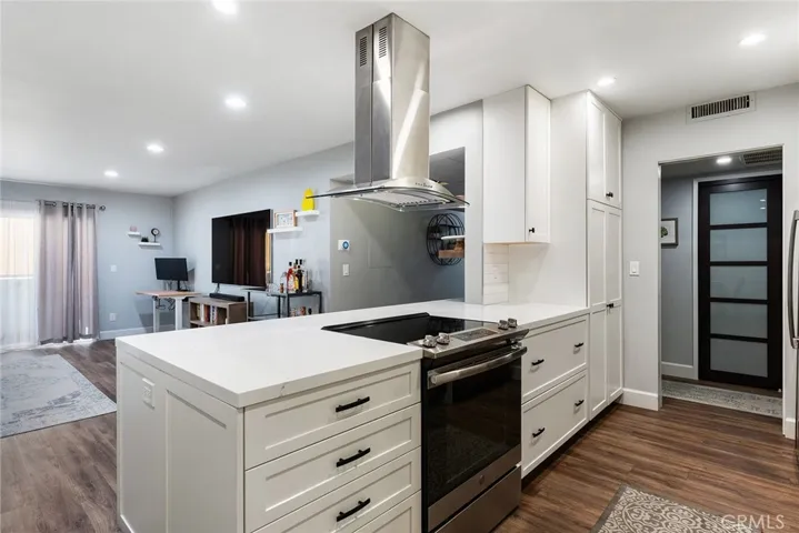5454 Zelzah Ave 312, Encino, California 91316