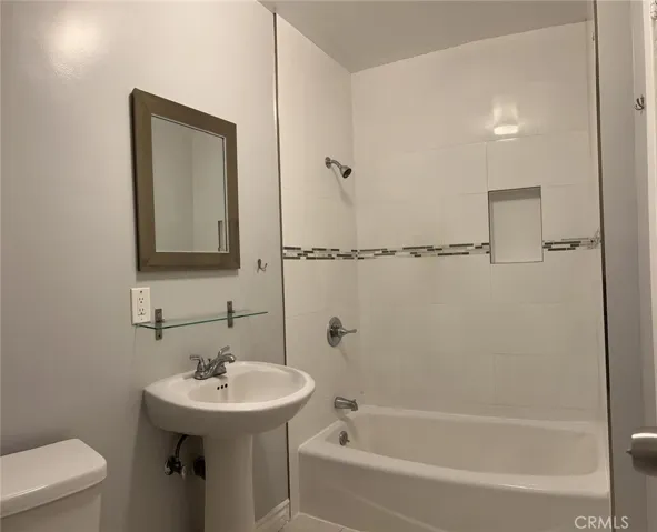 5977 Franklin Avenue, Los Angeles, California 90028