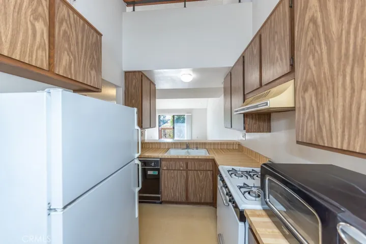 65 Orange Blossom 80, Irvine, California 92618