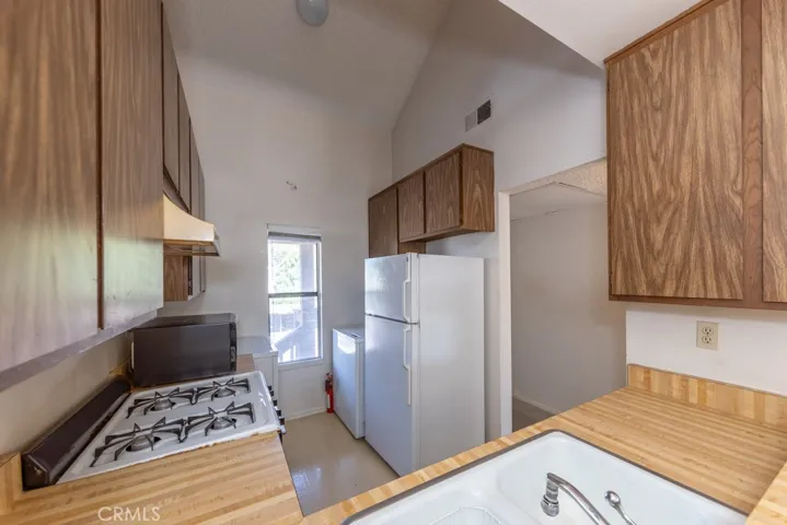 65 Orange Blossom 80, Irvine, California 92618