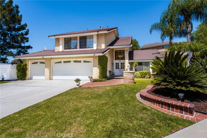 Welcome home to 21095 Felipa Rd