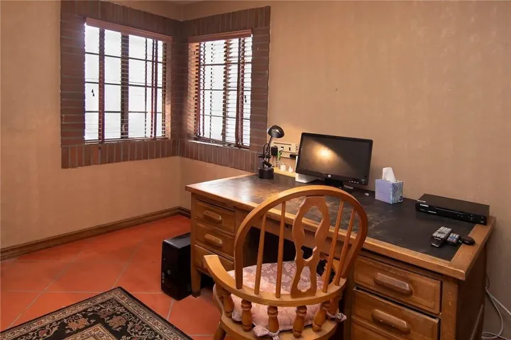 188 E Bounds Road, Ventura, California 93001