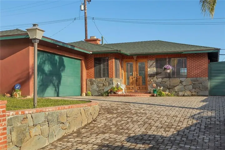 188 E Bounds Road, Ventura, California 93001