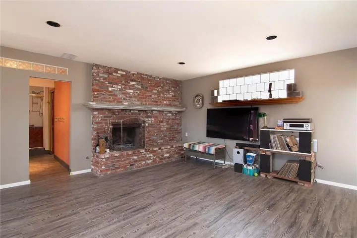 188 E Bounds Road, Ventura, California 93001