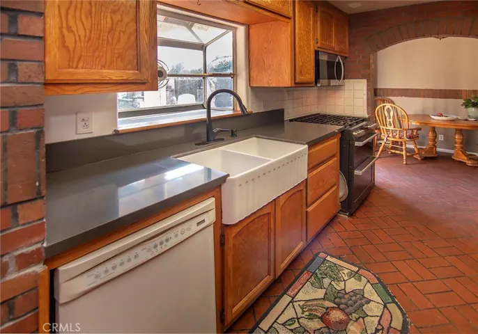 188 E Bounds Road, Ventura, California 93001