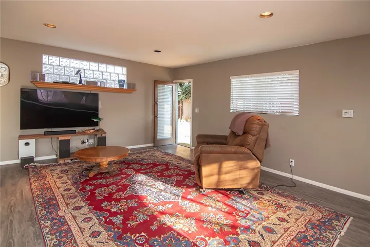 188 E Bounds Road, Ventura, California 93001