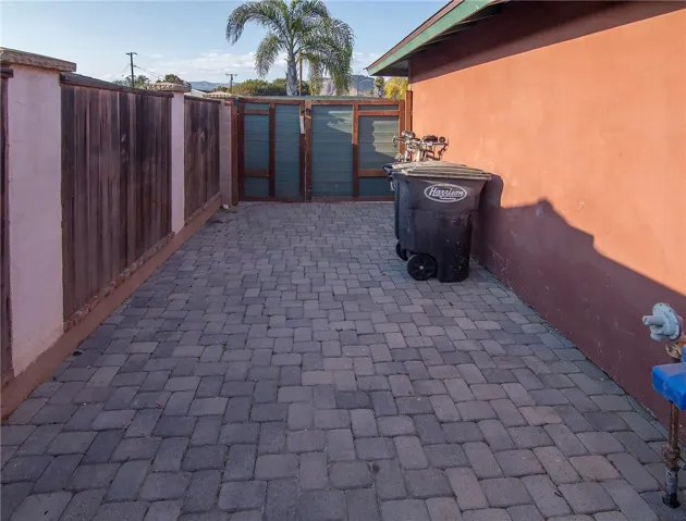 188 E Bounds Road, Ventura, California 93001