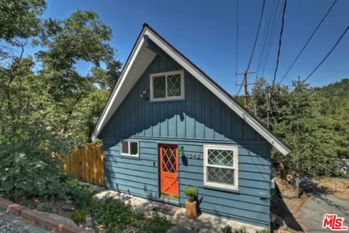 1042 Inspiration Drive, Lake Arrowhead, California 92352