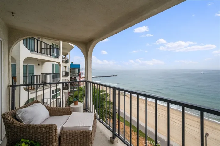 565 Esplanade 208, Redondo Beach, California 90277