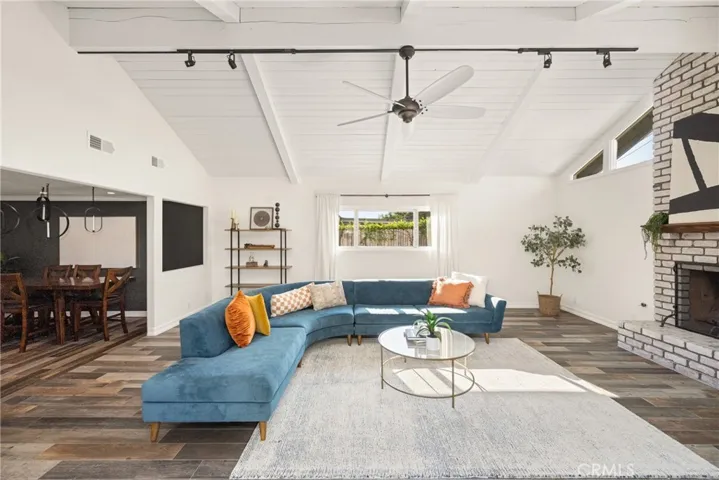 Beautiful Large Family room