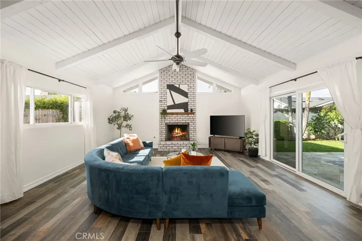 Vaulted ceilings in Family room