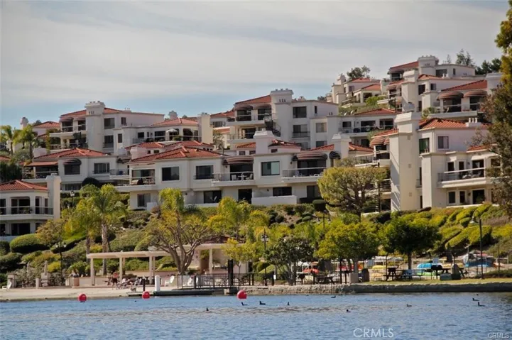Beautiful lake community