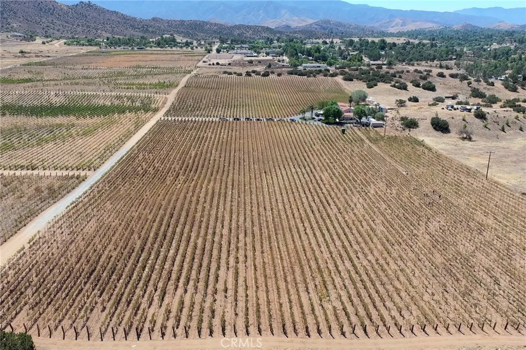 10262 Sierra Highway, Agua Dulce, California 91390 home-pic-10