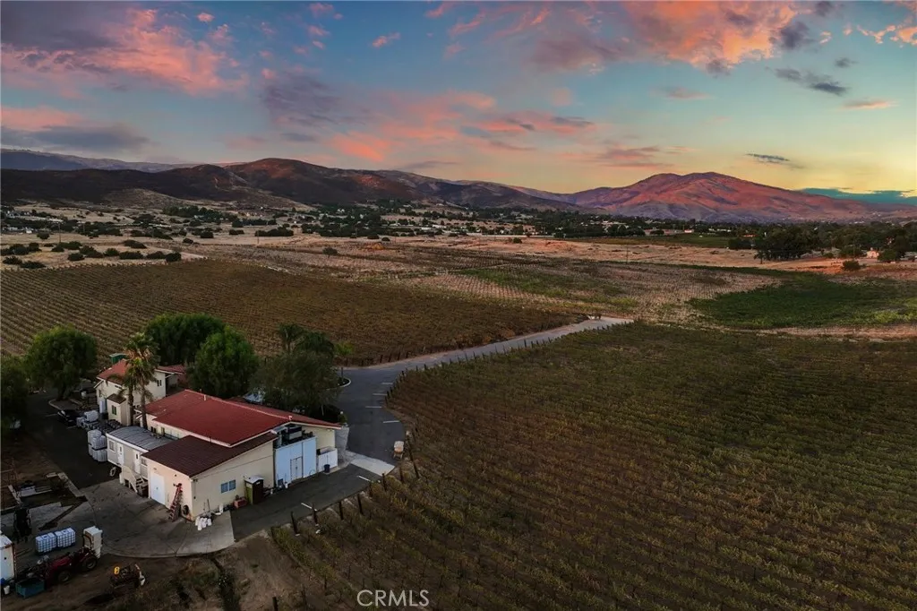 10262 Sierra Highway, Agua Dulce, California 91390 home-pic-2