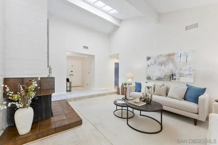 10570 Vista Valle Dr, San Diego, California 92131