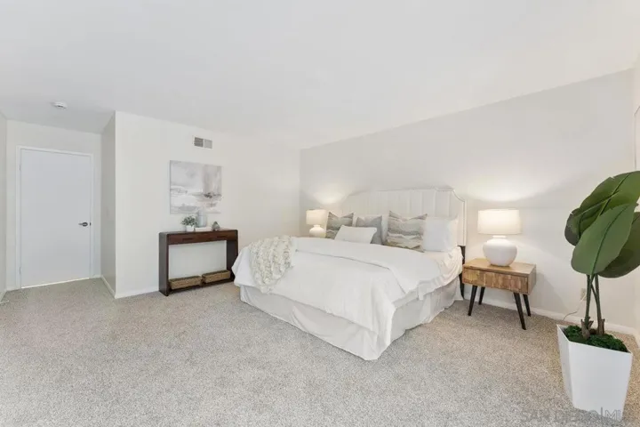 10570 Vista Valle Dr, San Diego, California 92131