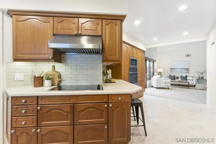 10570 Vista Valle Dr, San Diego, California 92131