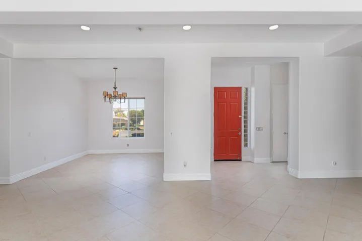 Dining & Entry