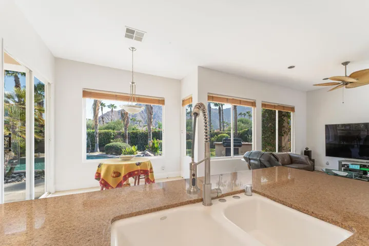 Kitchen/Den & View