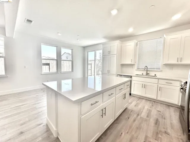 8301 Kevin Whiteley Dr, Elk Grove, California 95757