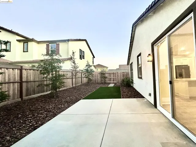 8301 Kevin Whiteley Dr, Elk Grove, California 95757