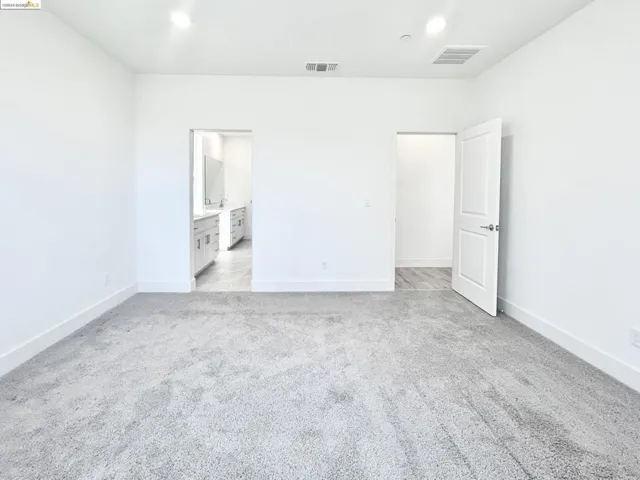 8301 Kevin Whiteley Dr, Elk Grove, California 95757