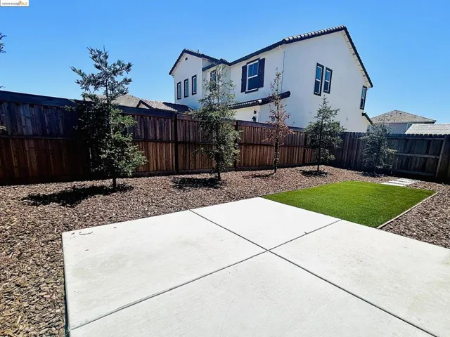 8301 Kevin Whiteley Dr, Elk Grove, California 95757