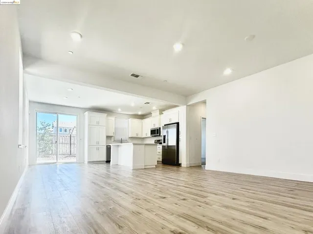 8301 Kevin Whiteley Dr, Elk Grove, California 95757