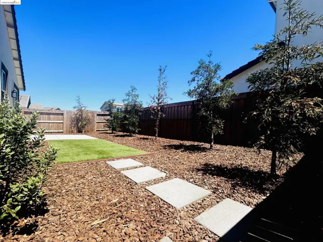 8301 Kevin Whiteley Dr, Elk Grove, California 95757