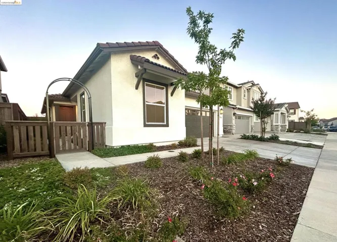 8301 Kevin Whiteley Dr, Elk Grove, California 95757