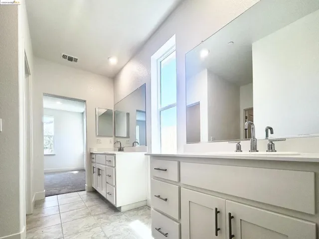 8301 Kevin Whiteley Dr, Elk Grove, California 95757