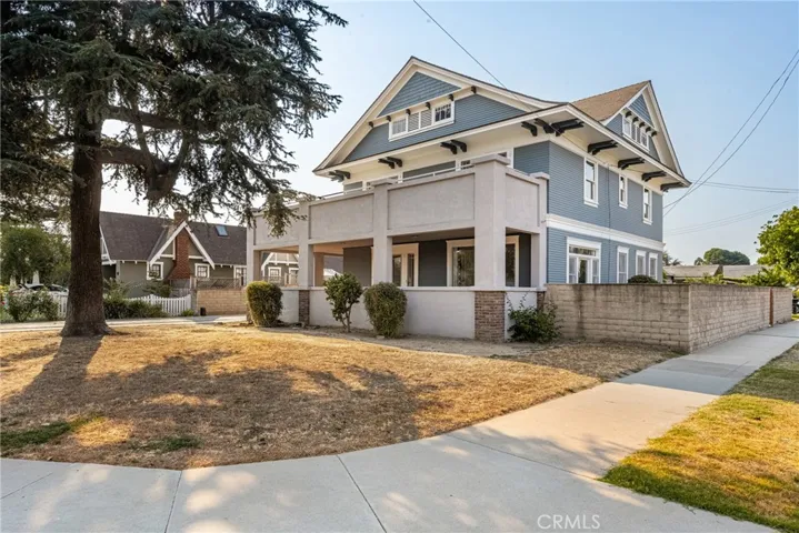 690 W Palmyra Avenue, Orange, California 92868