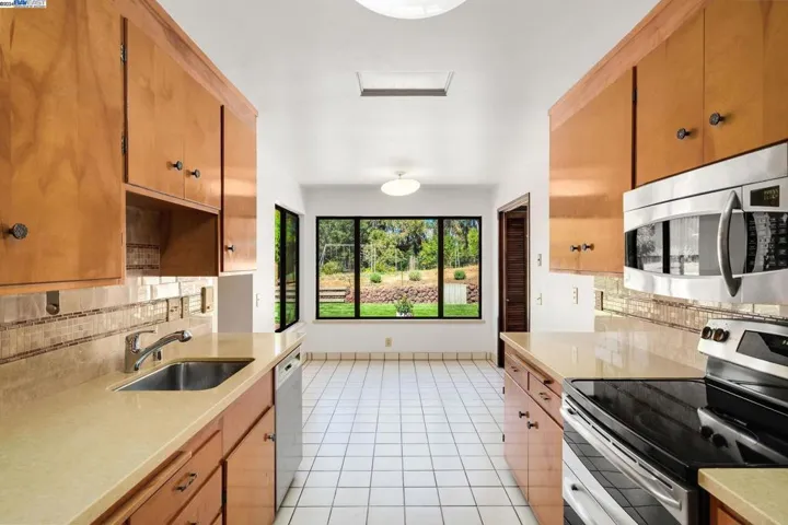 2630 Randall Way, Hayward, California 94541