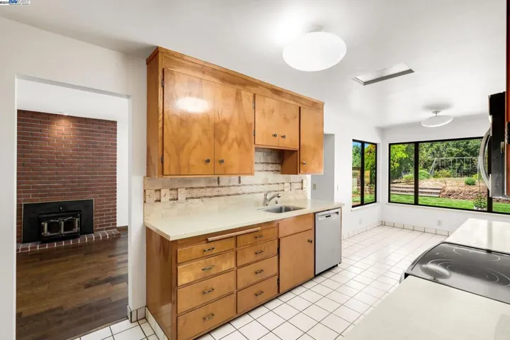 2630 Randall Way, Hayward, California 94541
