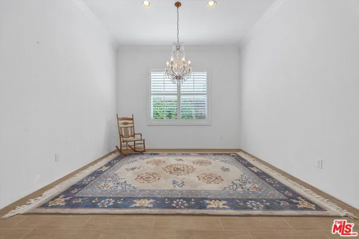 10001 Vale Royale Drive, Bakersfield, California 93306
