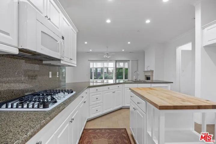 10001 Vale Royale Drive, Bakersfield, California 93306