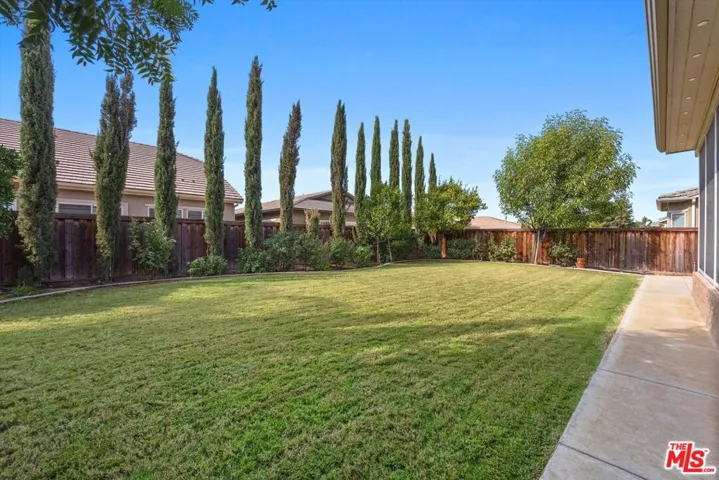 10001 Vale Royale Drive, Bakersfield, California 93306