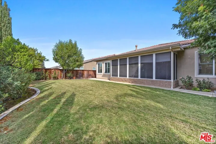 10001 Vale Royale Drive, Bakersfield, California 93306