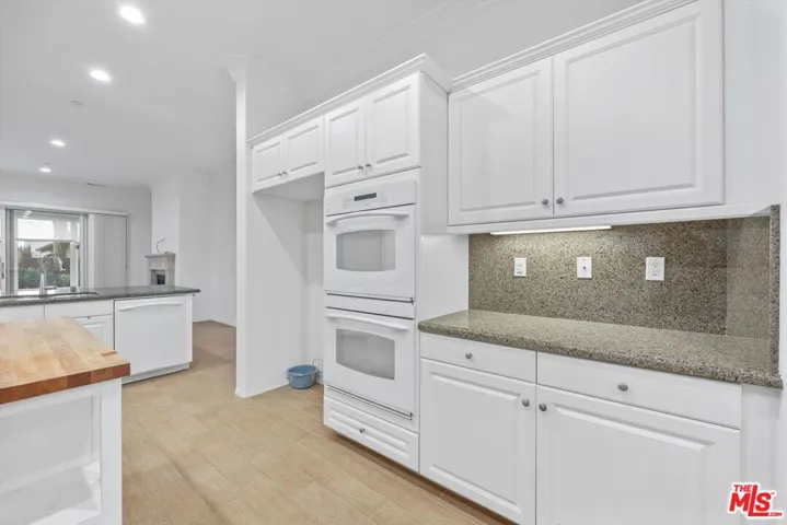 10001 Vale Royale Drive, Bakersfield, California 93306