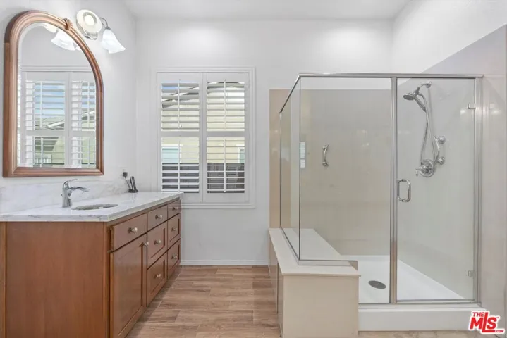 10001 Vale Royale Drive, Bakersfield, California 93306