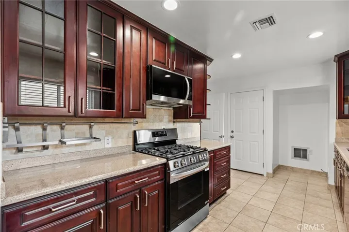 8663 Forsythe Street, Sunland, California 91040