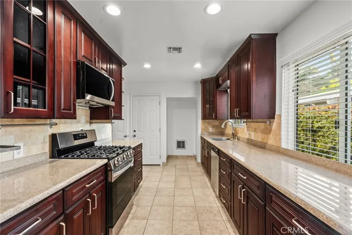8663 Forsythe Street, Sunland, California 91040