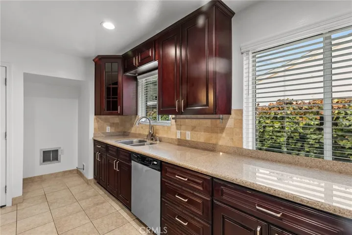 8663 Forsythe Street, Sunland, California 91040
