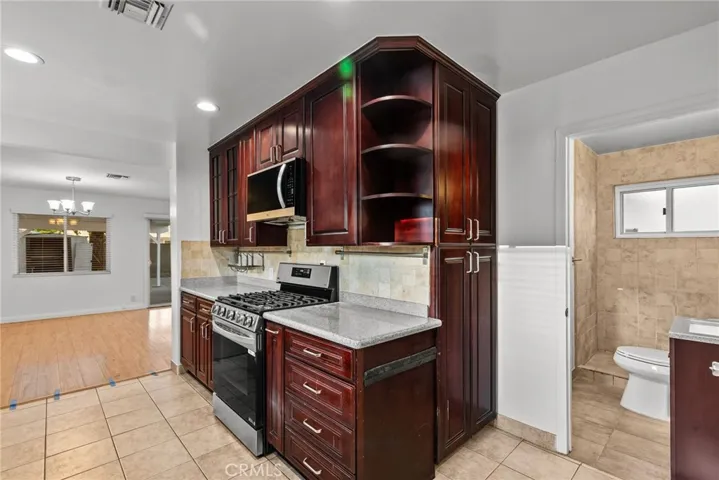 8663 Forsythe Street, Sunland, California 91040