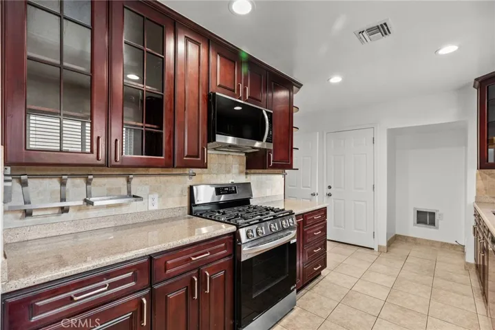 8663 Forsythe Street, Sunland, California 91040