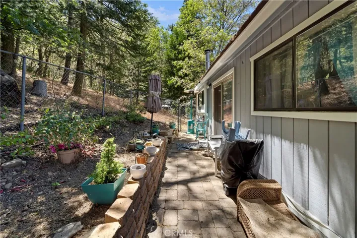 22047 Crest Forest Drive, Cedarpines Park, California 92322